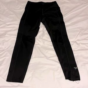 Victoria Secret PINK Cozy lined Black Leggings with side pockets - Medium